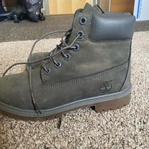 Olive Green Timberlands, Sz 7